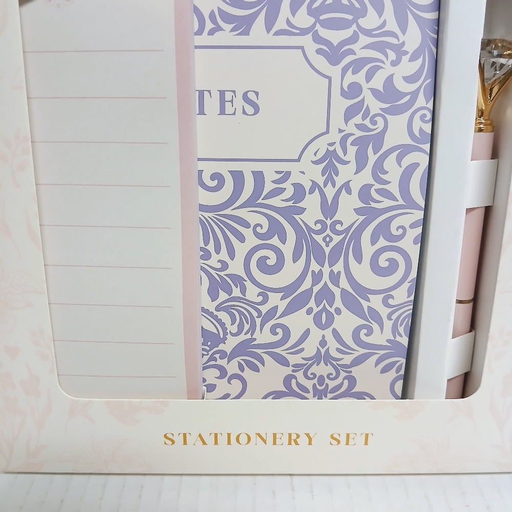 Bridgerton Stationery Set Queen's Edition - Picture 3 of 5